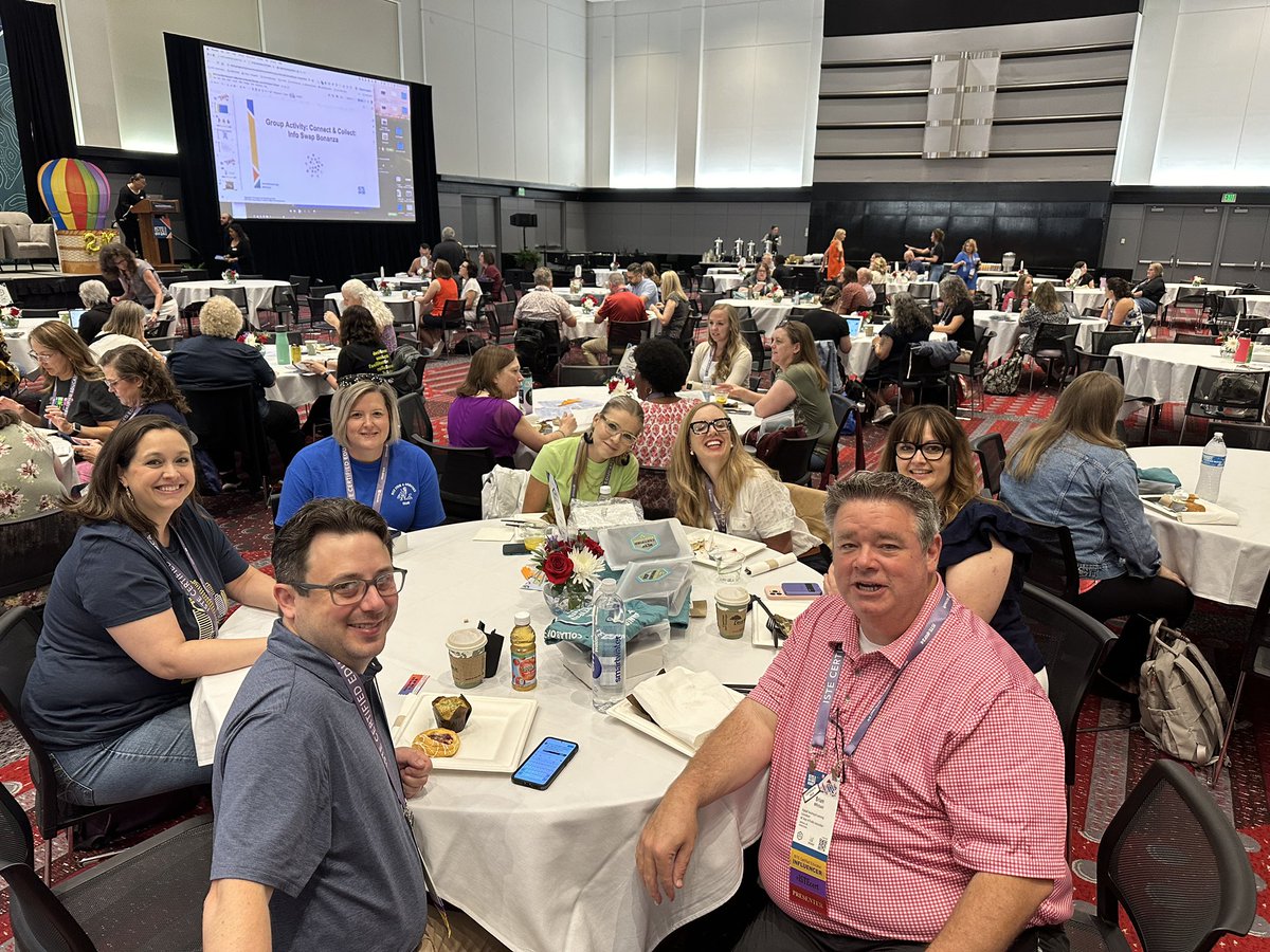scibri's tweet image. Celebrating our 2000 #istecert educators this morning at #iste24 #nciste #ncbold so awesome that @aplusedtech has the vision to support #nced educators to complete this process @CTruittNCDPI