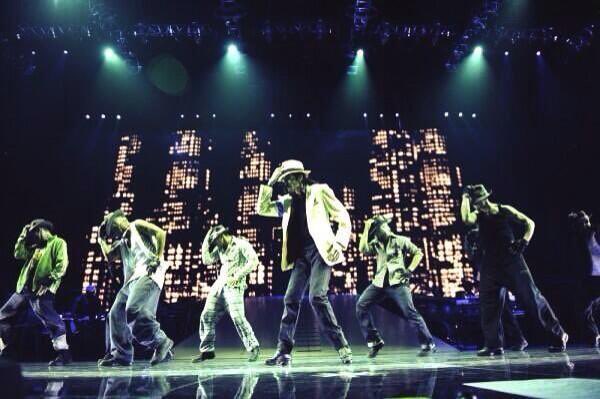 ShaySoDangerous's tweet photo. MJ's Album #ThisIsIt sold 1.29 million copies in 9 wks in the U.S. & sold over 10 million copies Worldwide! #mjfact #15yearswithoutMichaelJackson https://t.co/HA2FVtKJ8o