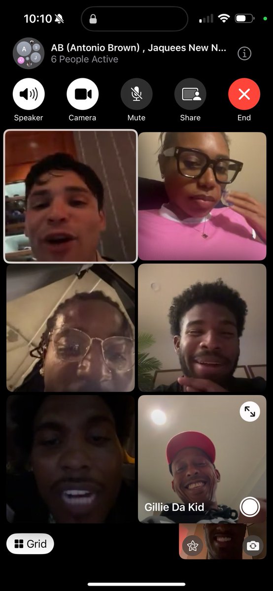 I wish y’all could hear these FaceTime calls 😂😂