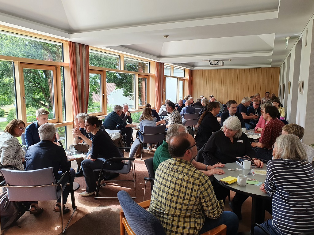 MonikaCmMueller's tweet photo. #Atommüll-Tagung schon vorbei; intensiv.
Was nehmen TN mit?
Ist #Beteiligung überhaupt möglich?
langfristige Perspektiven #NaPro diskutieren
Rückholung #Asse schwierig (unmöglich?)
#Konrad: logistische Anf. enorm
#Morsleben: ganz gut
Es bleibt kompliziert - wir bleiben dran! https://t.co/ATlBtN1MAc
