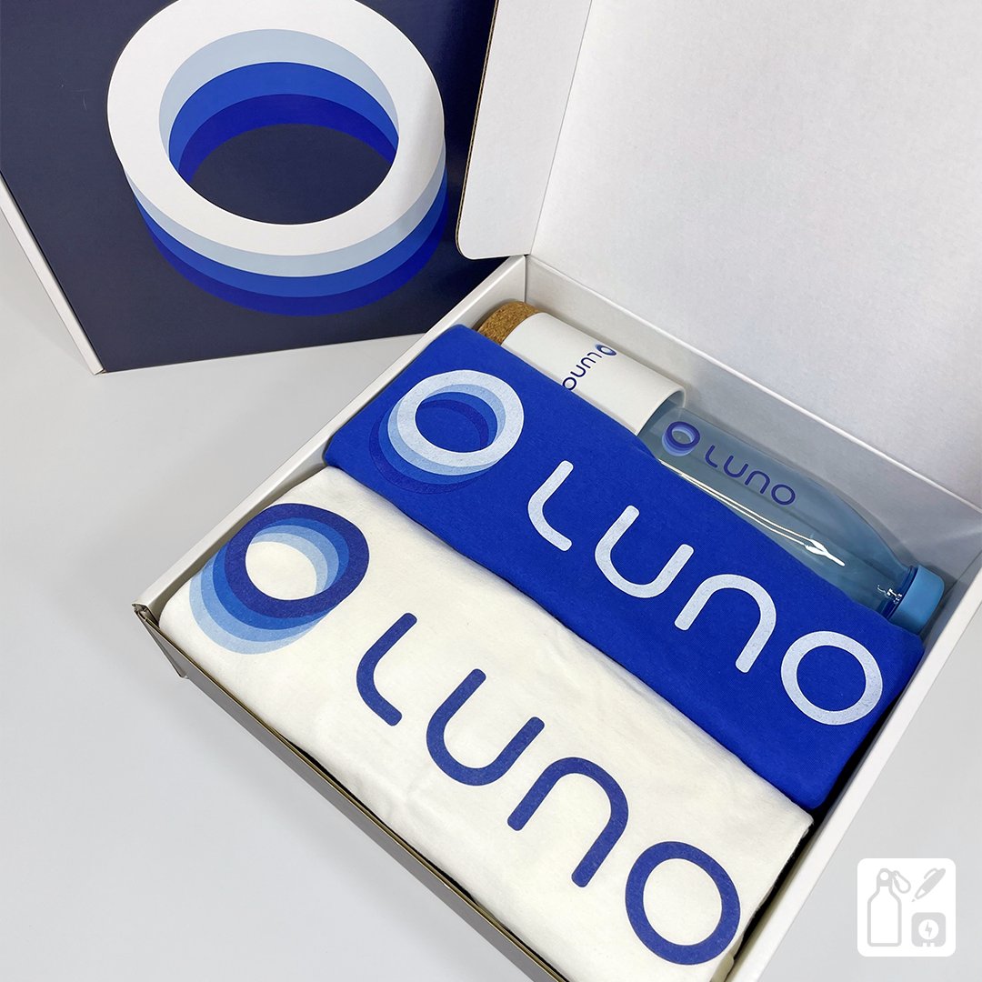 Monday inspo to start the new week! ✨

Throwback to the ultimate Swag Box we crafted for our awesome client <a href="/LunoGlobal/">Luno</a>! 💙🤝

#SwagBox #Luno #Branding #Gift #Onboarding