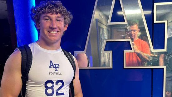 AIR FORCE CAMP SPOTLIGHT I Rising Defensive Prospects Making Waves

⭐️Six Star Football takes a look at several rising prospects who impressed at AIR FORCE

STORY ▶️ sixstarfootball.com/article/air-fo…

<a href="/mdomingos06/">Michael Domingos</a> <a href="/Skylarray0/">Skylar Ray</a> <a href="/DanielT_54/">Daniel Turner</a> <a href="/BryceBraden3/">Bryce Braden</a> <a href="/CadenDavis24/">Caden Davis</a> <a href="/PorterDelnoce/">Porter Delnoce</a>