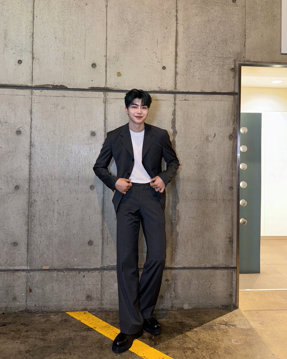 pearparkgw's tweet photo. 실존 인물 비율이 백화점 마네킹보다 더 좋으면 어떡함 https://t.co/f4QOKECPqH