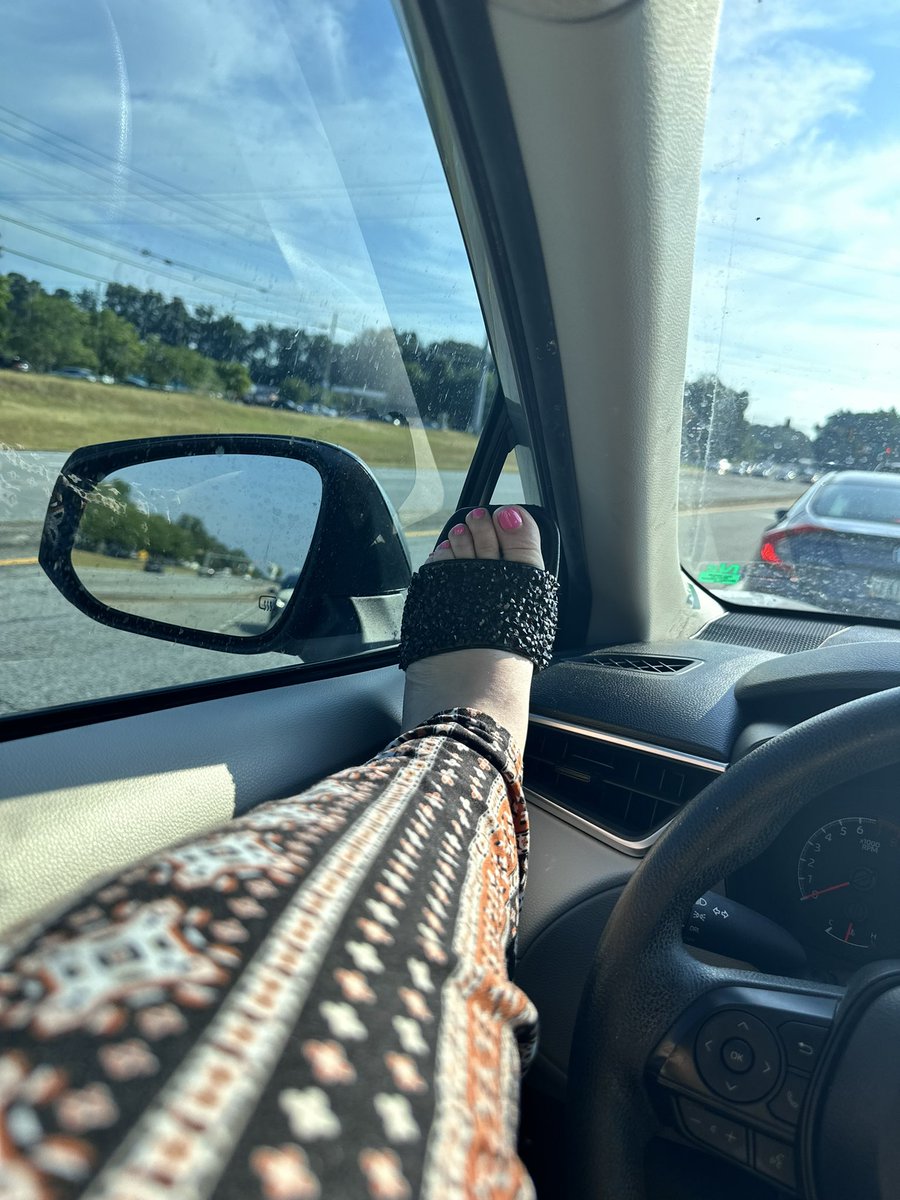 MyPretty7s's tweet photo. GoodMorning My Fellow Foot Community ☺️🥰 #footfetish #footacular #morningtoes https://t.co/dDgCWtsrOc