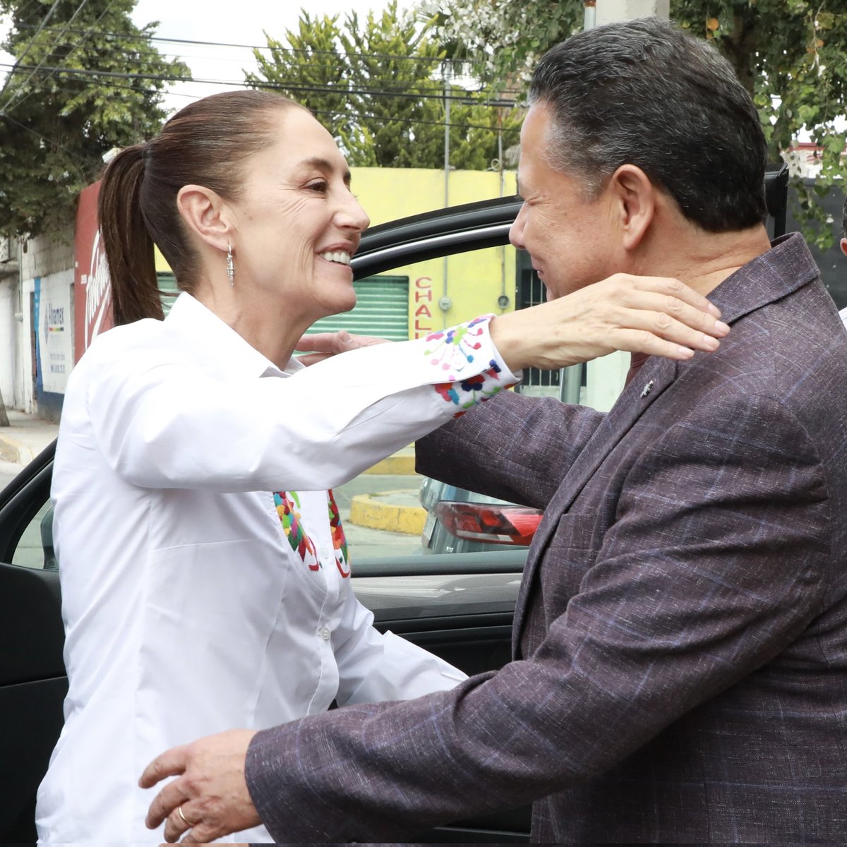 juliomenchaca_'s tweet photo. Feliz cumpleaños estimada amiga @Claudiashein, estoy seguro que será un año lleno de éxitos y prosperidad. 

¡Recibe un abrazo fuerte desde Hidalgo! https://t.co/Lucyn7xPKU