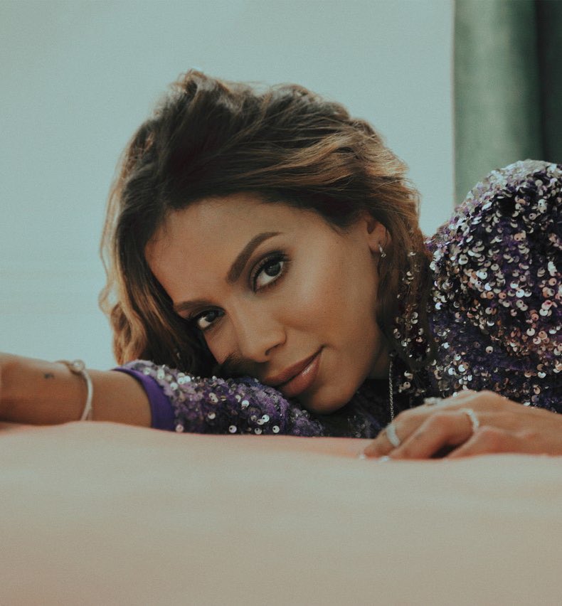 QGdoPOP's tweet photo. Anitta celebra o crescimento do funk e da cultura brasileira globalmente graças ao seu trabalho:

“Eu adoro saber que cada vez mais pessoas estão começando a conhecer o funk e essa cultura ao redor dele graças ao meu trabalho. Onde quer que eu vá, sempre levo meu país comigo. Meu objetivo com este álbum sempre foi levar minha cultura pelo mundo.”