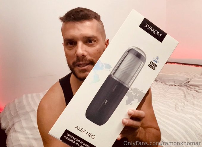 You cant imagine how naughty i get when i use my favorite toys!! Nos os podeis imaginar que guarro me