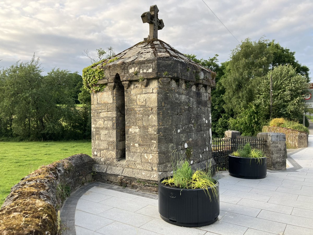Ferns - Fearna Mór (@fearna_mor) on Twitter photo We eventually put the heritage planters in place at St. Mogue’s well! Mary couldn’t wait to get them planted up! Juniper trees took central stage surrounded by pollinator friendly Lavenders and golden Carex grasses. 💜💛 <a href="/PollinatorPlan/">All-Ireland Pollinator Plan</a> #tidytowns We eventually put the heritage planters in place at St. Mogue’s well! Mary couldn’t wait to get them planted up! Juniper trees took central stage surrounded by pollinator friendly Lavenders and golden Carex grasses. 💜💛 <a href="/PollinatorPlan/">All-Ireland Pollinator Plan</a> #tidytowns