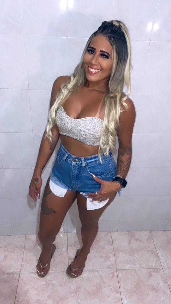 Lua02204972's tweet photo. Superou TODAS as expectativas, não podia ter sido melhor 🩷🎁🎉🎂

Look:  @AlineCostaModa 💖 https://t.co/2VcTGVvID2