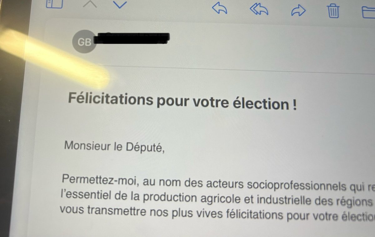 smith51_a's tweet photo. A peine élu député européen et pas encore entré en fonction (ce sera le 16 juillet à Strasbourg) que je reçois déjà des sollicitations de groupes de pression (principalement agricoles dans toute leur diversité…)

Soyons clair : les lobbys, non merci ! 

#NoLobbys #NoLobbies https://t.co/5idzAAxjwu