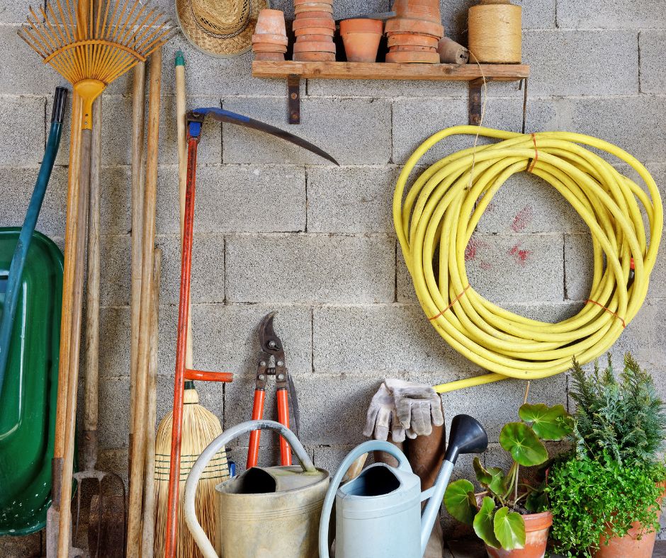 WayAroundTools's tweet image. Here are 3 WayTags for keeping your garden shed organized:

1. Oval hole buttons work well for harsh chemicals.
2. Use a WayAround sticker to differentiate between garden sprayers.
3. Use square WayTag stickers on metal shelves!

#Blind #LowVision #AssistiveTech #AccessibleTech