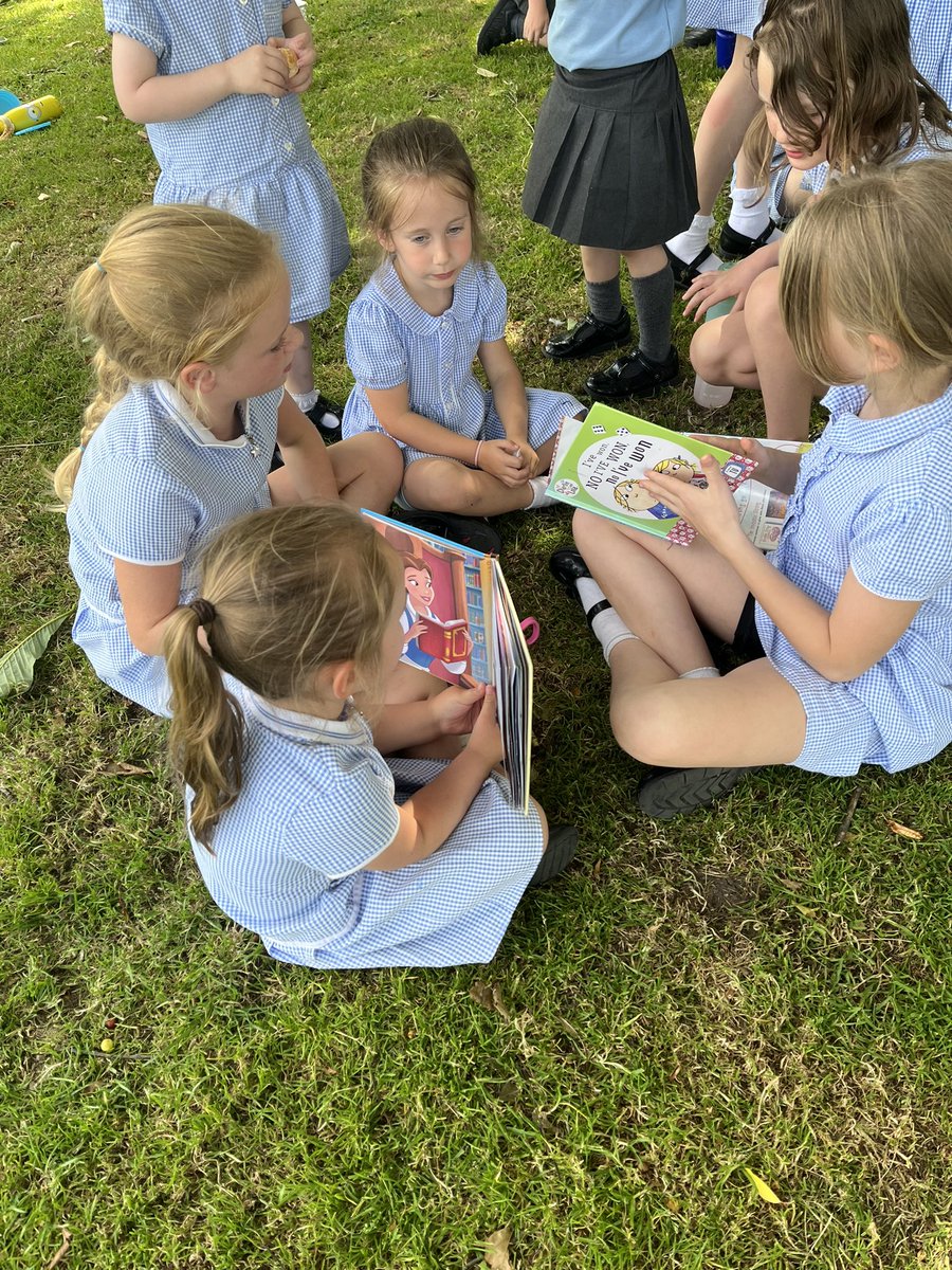 Miss Davies tweet media