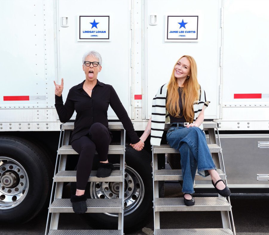 Jamie Lee Curtis &amp; Lindsay Lohan on the set of ‘Freaky Friday 2.’