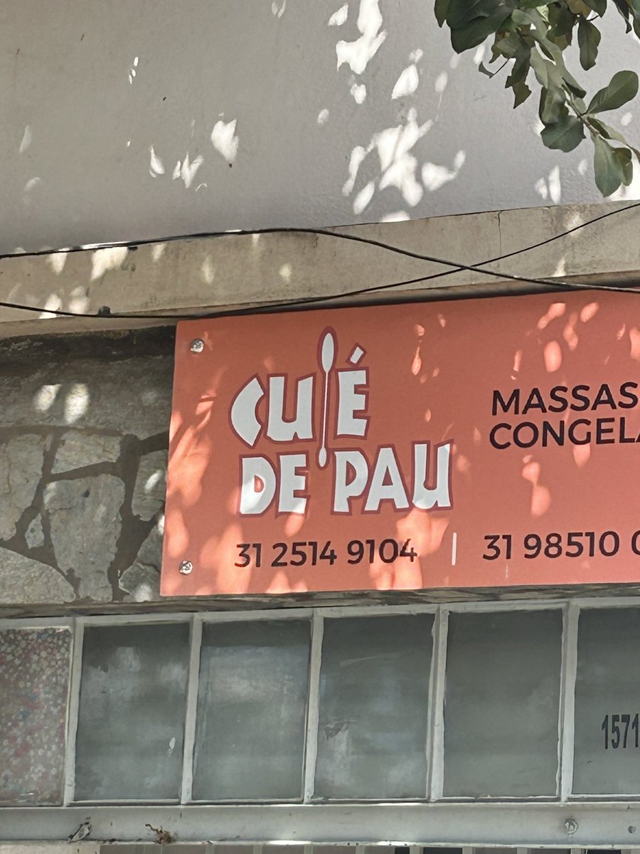 bunnyhowlong's tweet photo. pelo amor de deus quem foi o designer que pensou isso https://t.co/7zT1UBMmxl