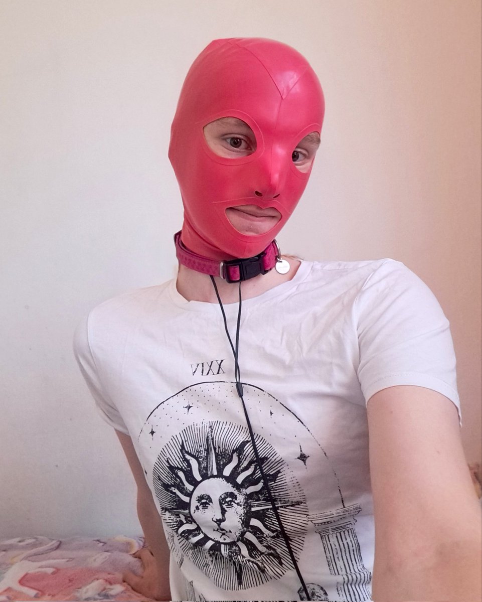 HisNewToy's tweet photo. Hi everyone! I want you to know that I'll be streaming on twitch very soon! Today's agenda is Inside/DeadbyDaylight/Buckshot Roulette and more! Don't be shy and hop in to say hi!

https://t.co/T9WGSPTsD2

#femboy #polishfemboy #twitch #streaming #crossdresser #sissy https://t.co/twHcRgTAoF
