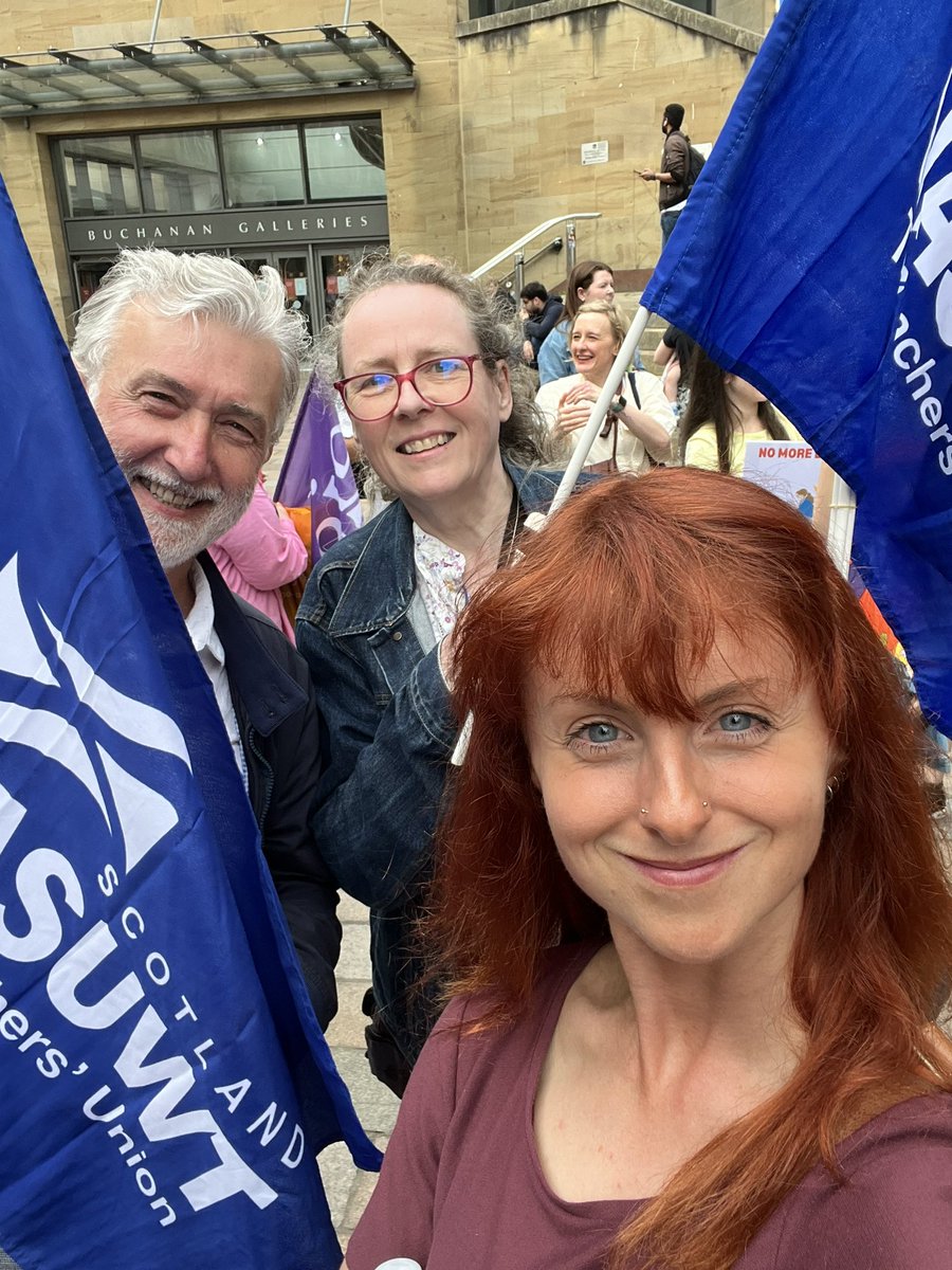 xMsBrooks's tweet photo. Representing @NASUWT_Scotland #marchforedscot - Stop the cuts! https://t.co/ThRiFBLOTh