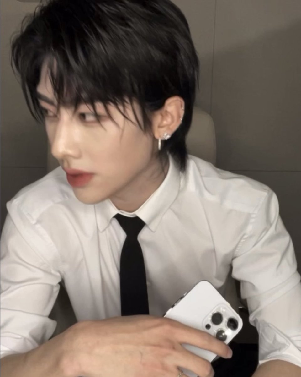 진짜 어떻게 이런 얼굴이..