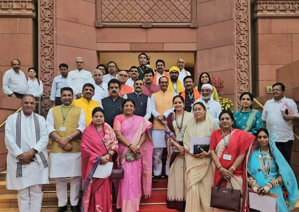ajayvalecha6's tweet photo. मध्यप्रदेश के सभी माननीय सांसदों को नए संसद भवन में प्रवेश और सदन की सदस्यता लेने पर हार्दिक बधाई शुभकामनाएं।
@BJP4MP https://t.co/GolGXXr4vG