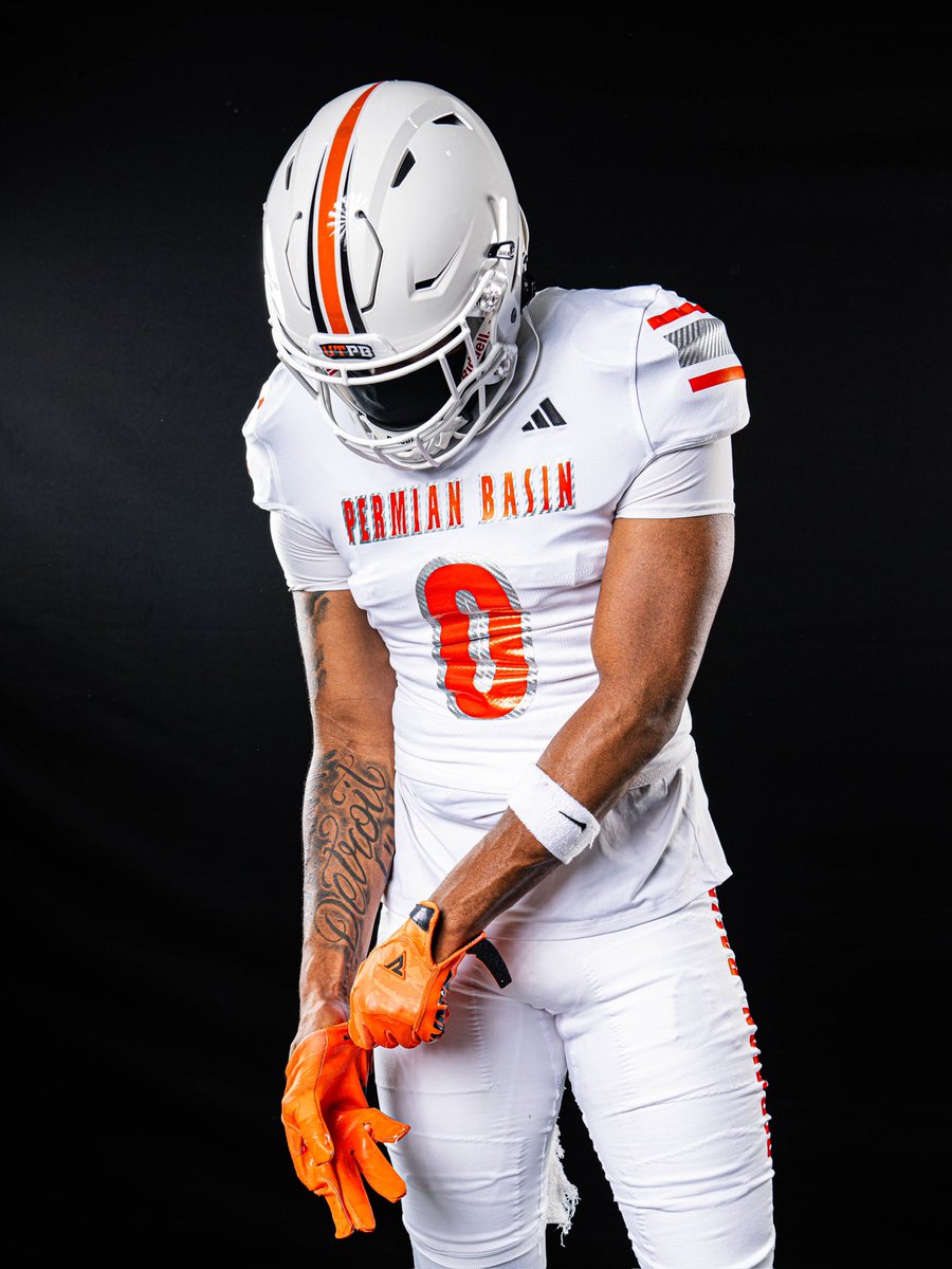 dctf's tweet photo. The Boys from the Basin with some serious heat 🔥

UTPB has unveiled their new threads 👀 How do these stack up against the other new uniform sets we've gotten this summer?

@UTPBFootball | @utpbfalcons | #dctf | #FAMILLY | #1AND0BROTHERHOOD https://t.co/C1Ong0xKqC