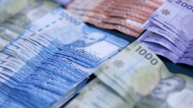 Cooperativa's tweet photo. Republicanos por alza del secreto bancario: "El narco no hace transferencias" #CooperativaContigo https://t.co/WlP3zuURJB https://t.co/lHiyN4kQzZ