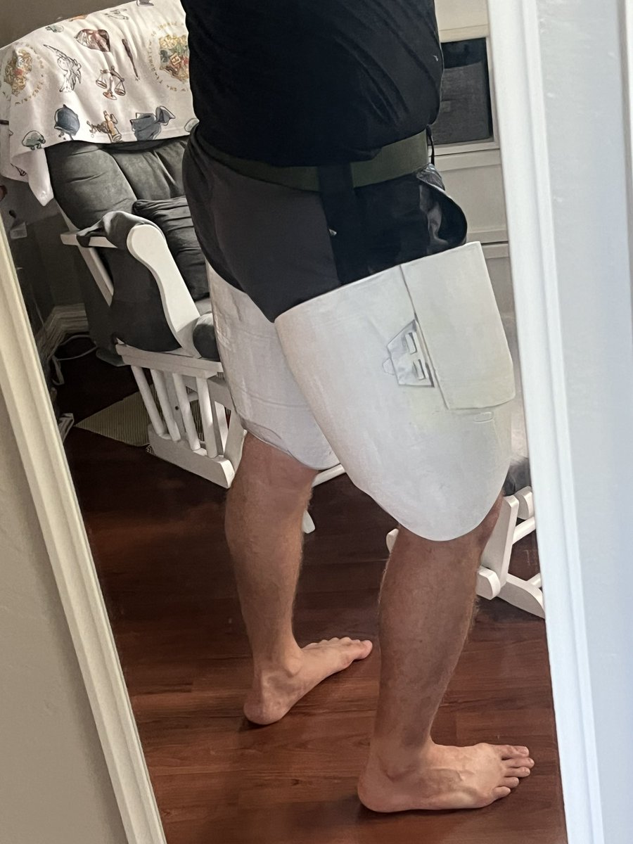 BuzzKnightyear's tweet image. It’s leg day!!!