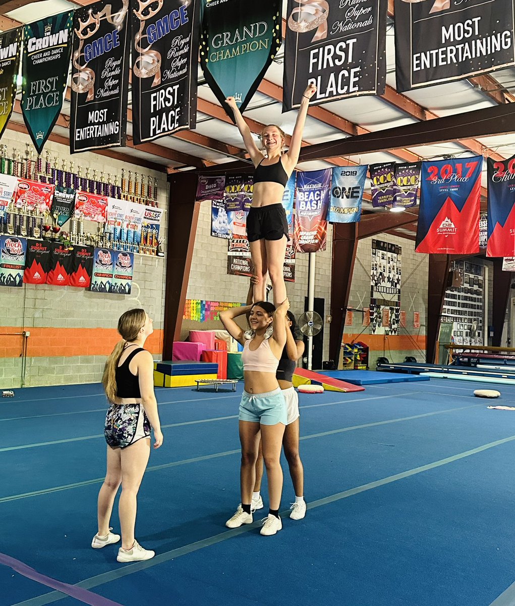 LKWD Cheerleading tweet media