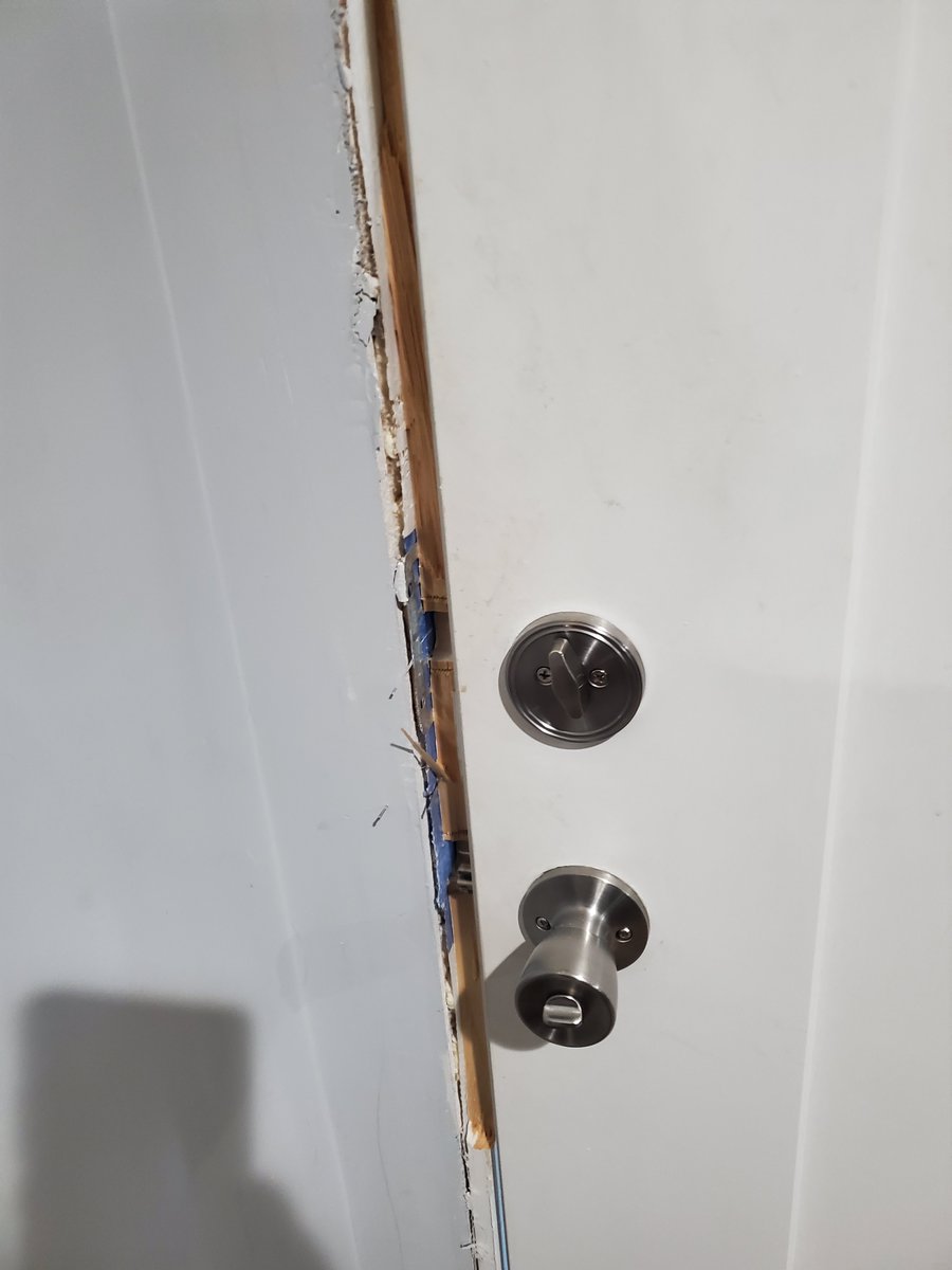 ExpletiveZee's tweet photo. Last night someone kicked our door in, destroyed frame &amp; let pets out. Pets back, but doorframe/locks need replacing, &amp; getting security system. Likely @ least 1k - earliest estimate available tomorrow. Any help/RTs appreciated
Venm0: @ zee_x
Ppal: @ amber8709
CashApp: $ zeecx https://t.co/2O2MTYEIug