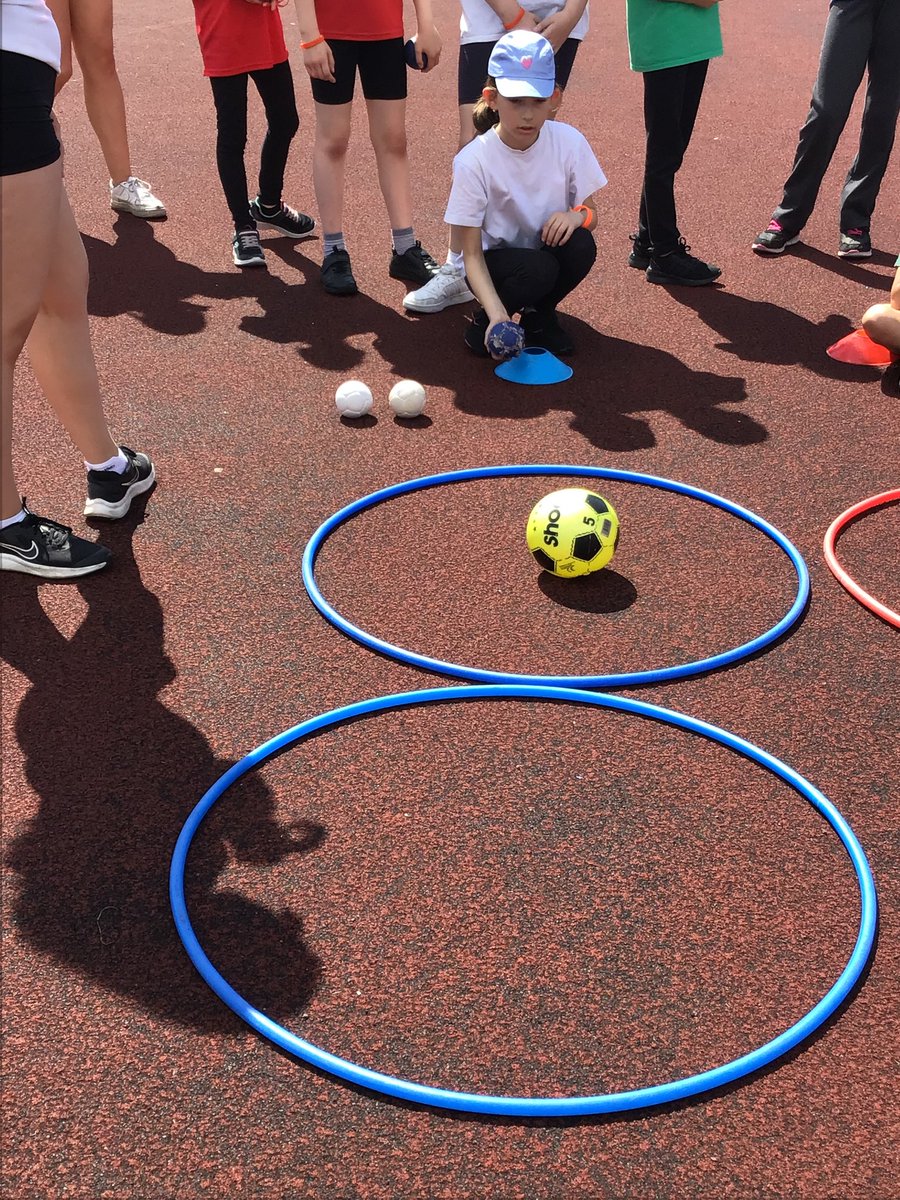 Moldgreen Community Primary School tweet media
