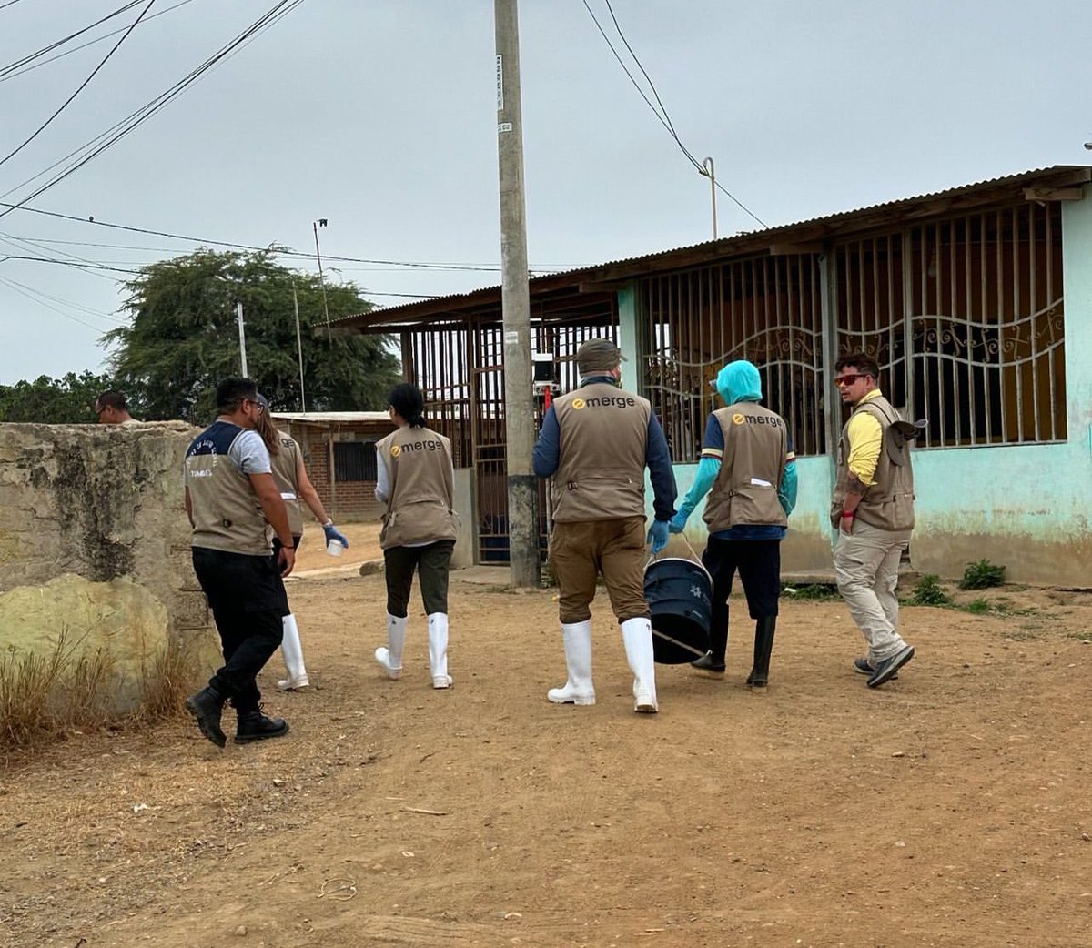 JeanCarrPaul's tweet image. Trabajo de epidemiología de campo en el Perú 🇵🇪. Contento de compartir con estudiantes, profesionales y amigos del Perú 🇵🇪 y EE. UU. 🇺🇸. #Fieldepidemiology #vectorcontrol #virology 🇵🇪 🇵🇦 🇺🇸
