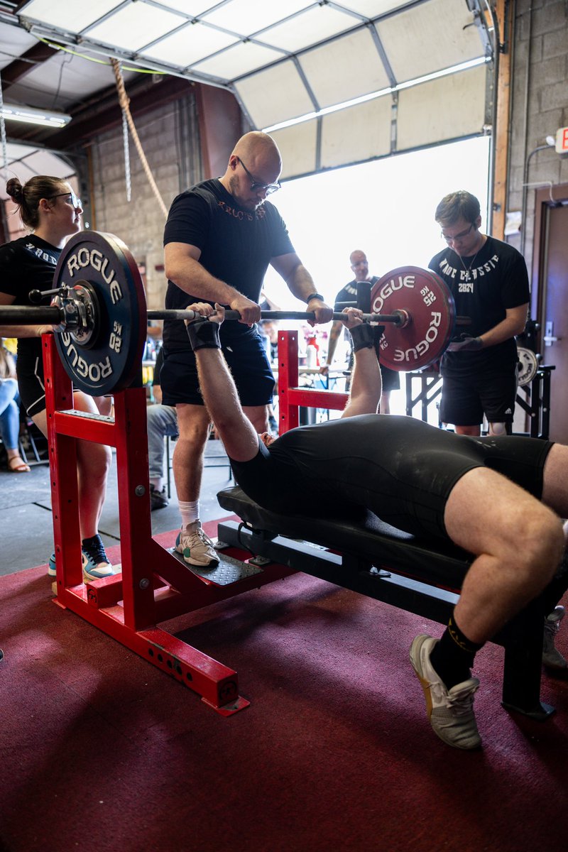 mug_strength's tweet photo. Locked in 

First powerlifting meet 😤 https://t.co/0jwhLkx10z