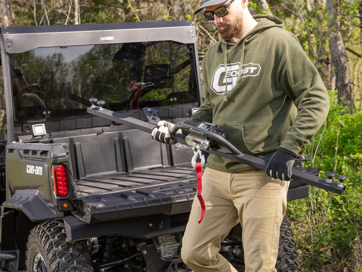 superatvtweet's tweet photo. ✔ Let’s face it—keeping up with yard work or farm chores is tough! Give your back a break with #SuperATV’s #CanAmDefender Bed Winch. Its 500-pound capacity is perfect for moving logs, hay bales, fence posts, trophy kills, and much more into your dump bed. Just tilt the bed and winch your load in. Add two locations for cube lights and you’ve got one of the most convenient Can-Am Defender accessories ever. 😎👍 #LetsGo

• Mounts to the front of the bed
• Easy to operate with corded remote
• Durable powder-coated carbon steel mount