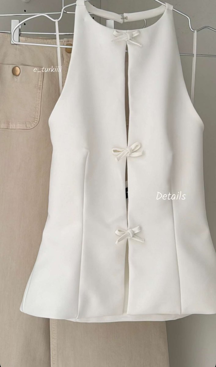 التوب: زارا🤍
البنطلون: ستراديفاريوس🤎