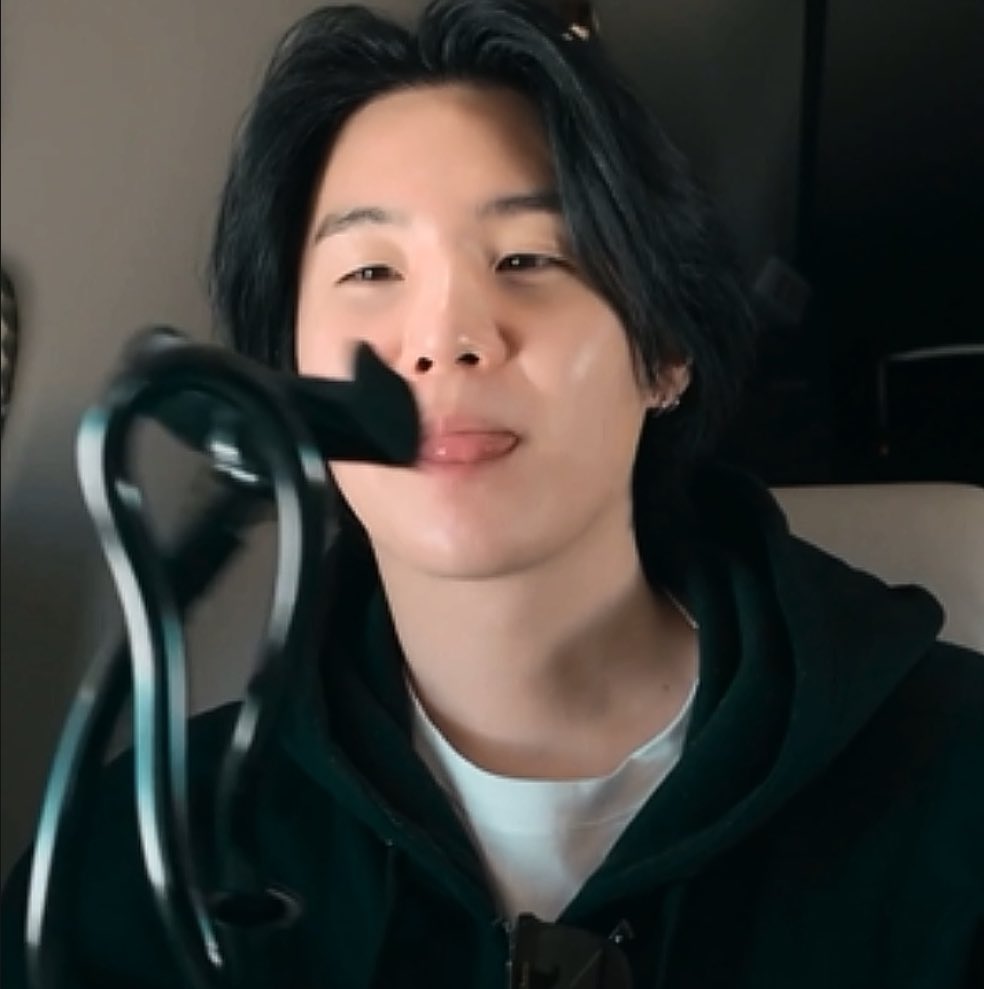 ✿❀cam❀✿⁷ is seeing bts ⊙⊝⊜ tweet media