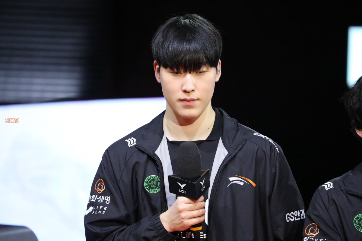 s1COaP's tweet photo. 240623 vs KT pog 인터뷰

제카김 서머 첫 pog임다~😙🥰

#HLE #제카 #zeka #김건우 https://t.co/QnjD046hys