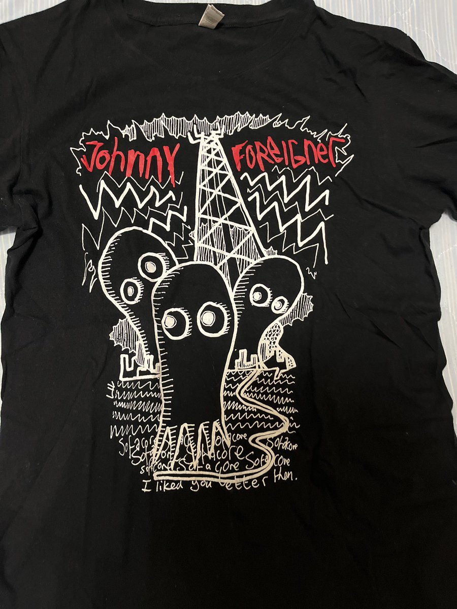 t_sasaking's tweet photo. 10年以上前に買って着ていなかかったTシャツがあったので辻にあげた。
#johnnyforeigner
#peelingwards https://t.co/EvUKTxJ3ec