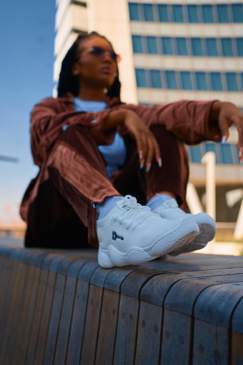 dripsportif's tweet photo. Pristine, clean,and undeniably cool. 

Rock the white Likwidz and make your mark.

#Likwidz
#MakeAMove
#DripSA https://t.co/KwG7NqyQmE