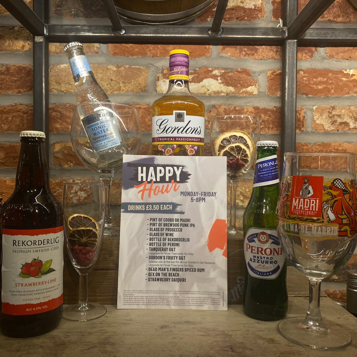 It's Happy Hour!🎉🍻
From 5-8pm every Monday-Friday, selected drinks are only £3.50, the perfect time to get that friend you owe a drink to or have multiple to yourself!
(We don't serve Brewdog Punk IPA)#mitchellandbutlers #cider #drinks #beer #wine #cheers #happyhour #cocktails