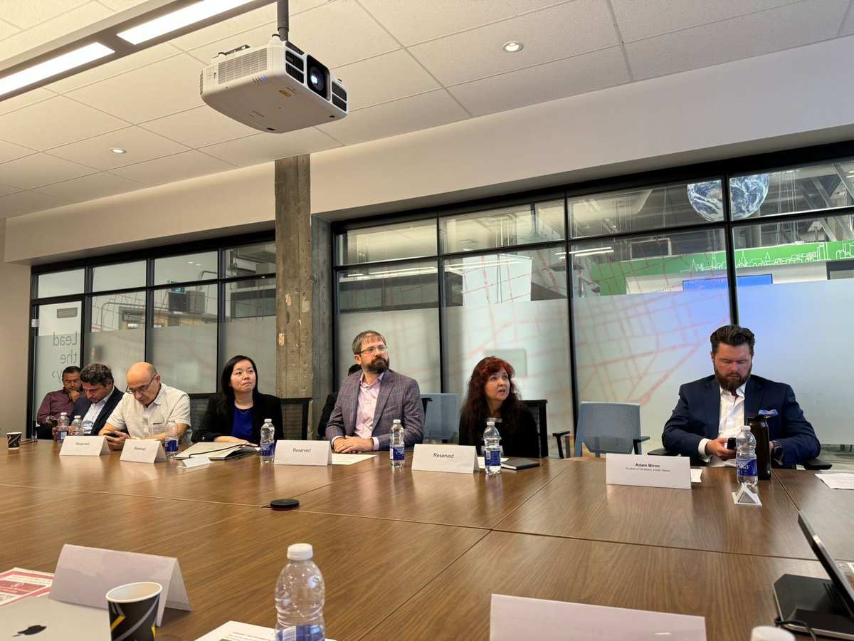 sdhitglobal's tweet photo. 🇺🇦🇨🇦 Software Development Hub, represented by @VicBukhantsov participated in the roundtable event "UKRAINE: #Tech Innovation in Challenging Times" in Ottawa, hosted by the @UKRinCAN, @Invest_Ottawa, and @WesleyCloverInt.

A big thanks to the organizers and participants! 🤝 https://t.co/w9n1atfjx5