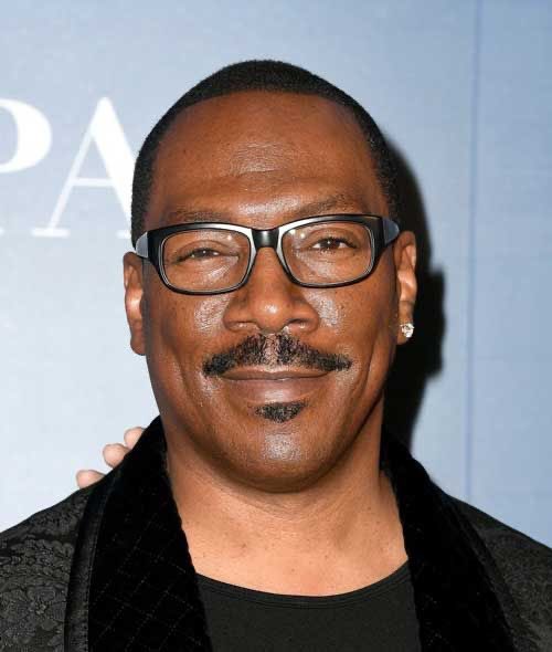 choquei's tweet photo. 🚨FAMOSOS: Eddie Murphy confirmou que está gravando as suas falas para ‘Shrek 5’. 

O ator disse que a sequência da animação poderá ser lançada em 2025. https://t.co/JXZAP2qxsX