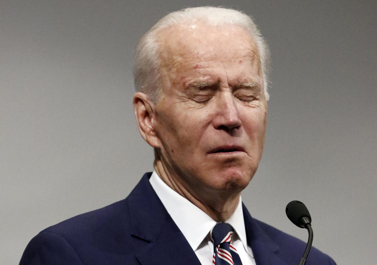 KennethFCrowe1's tweet image. Here’s the Condition That May Be Causing Biden to Freeze Up as Obama Incident Has Democrats Terrified: Doctors - Medical doctors are speculating that President Joe Biden may have Parkinson’s disease based on his instances of freezing at public events.