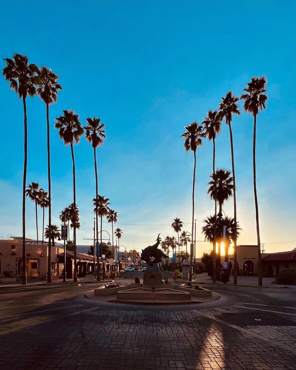 Scottsdale_VR's tweet photo. π¨ Explore the Vibrant Public Art of Scottsdale! π΅ποΈ
Wander through Scottsdale and discover an urban canvas filled with stunning murals, sculptures, and installations celebrating the cityβs rich cultural heritage.ποΈβ¨
@tatehusband
#ScottsdaleDowntown #VisitScottsdale #VisitAZ https://t.co/3bOVme0Enw