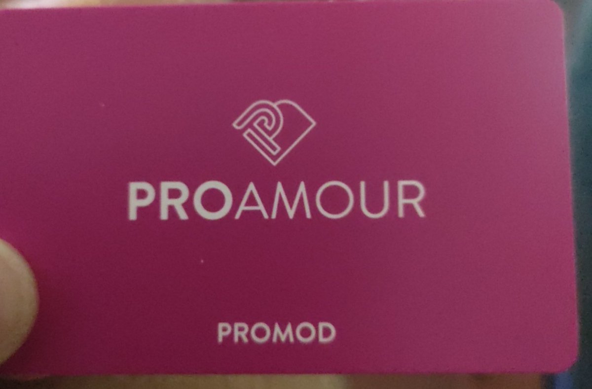 83Micropenis's tweet photo. J ai voulu faire une surprise à ma Maîtresse adorée chérie @ppclaura .. carte cadeau de 50 euros, je pense qu elle contente https://t.co/gkG9NVHDzs