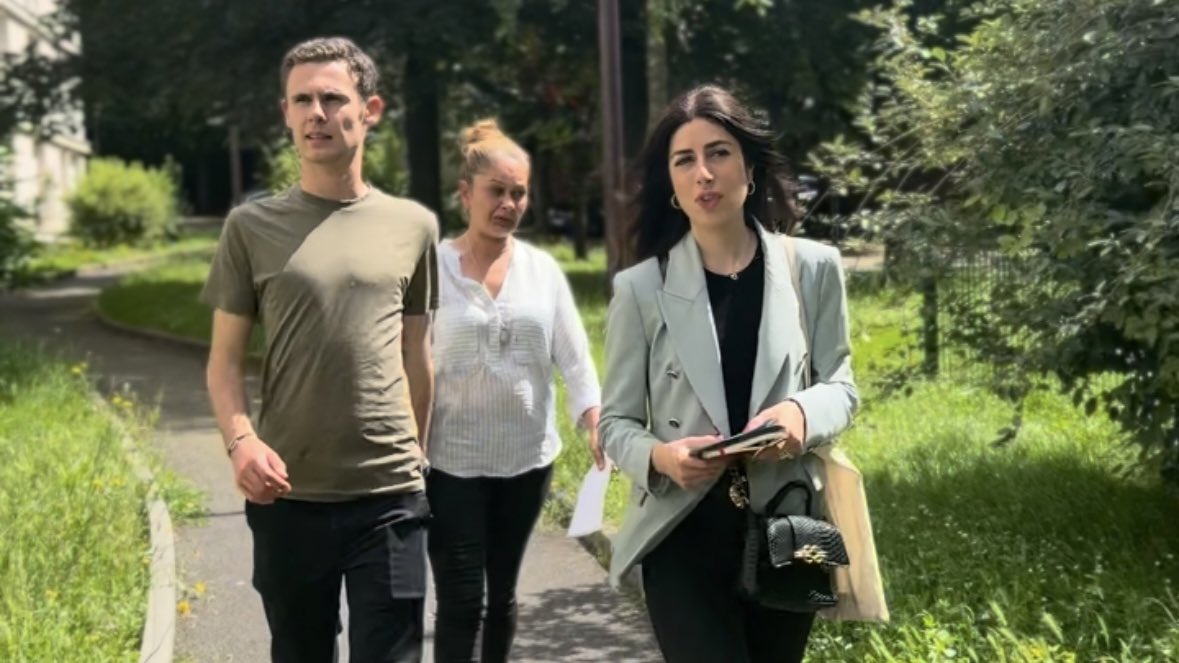 ShannonSeban's tweet photo. 🏡 En porte-à-porte cet après-midi, à votre rencontre, au Kremlin-Bicêtre. 

J’ai entendu vos préoccupations sur le logement : lutte contre l’habitat insalubre, rénovation énergétique, mixité sociale. 

Comptez sur moi pour y répondre avec efficacité ! https://t.co/kl9znxtUIr