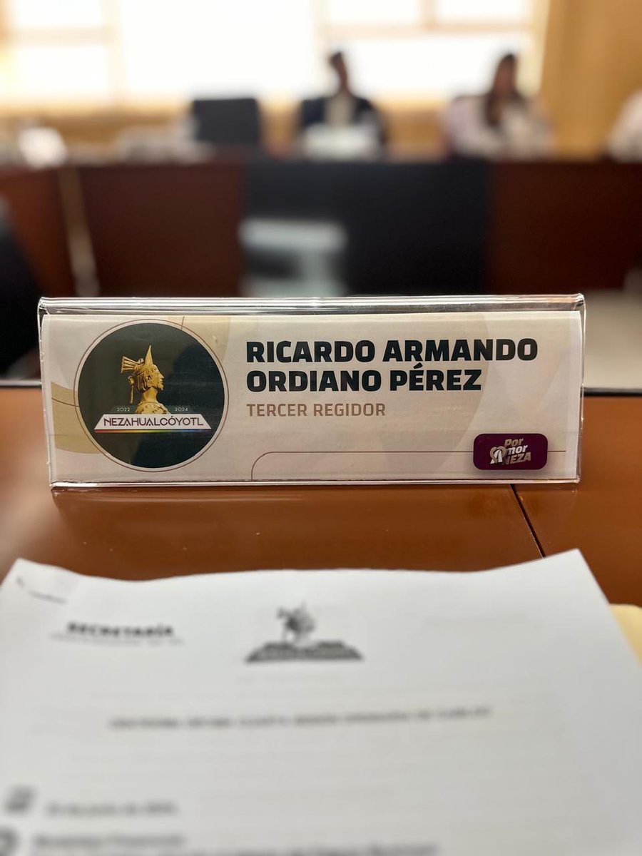 RicardoOrdiano's tweet photo. Comenzamos este #Lunes con toda la actitud desde la oficina 📄🖋 Les mando un fuerte abrazo y abríguense bien 🫂🧣

#Neza
#RO27
#PorAmorANeza
#NezaSomosTodos
#iniciodesemana https://t.co/DXOqpTZhOL