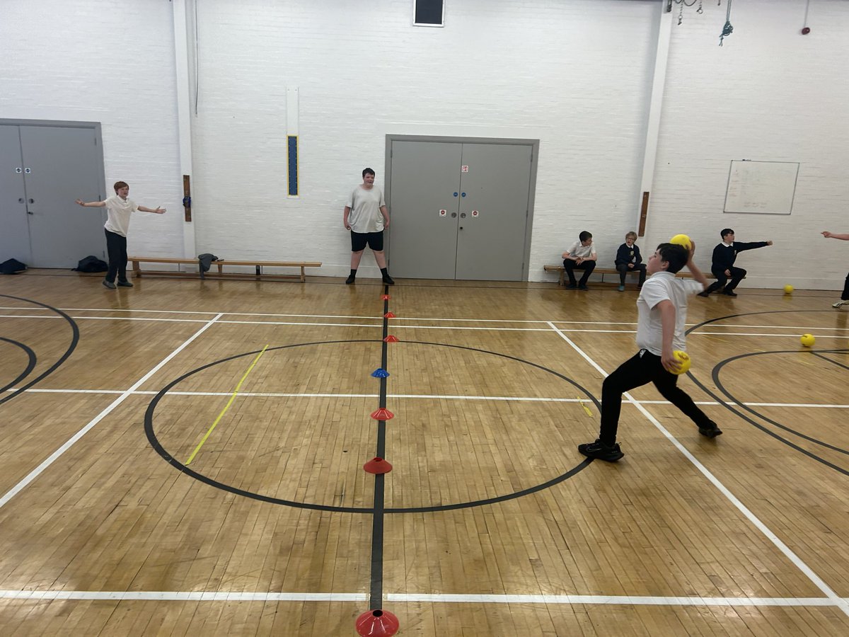 A great turn out at our lunchtime Multi-Sports Club delivered by our excellent Year 9 pupils who recently attended the @YoutSportTrust Multi-Sports Young Leaders training residential! 🌟🏀⚽️🎾🏏🏉🥏🏈⚾️🥎🌟

<a href="/PE_ClareSSC/">Clare Mount PE and Sport</a>