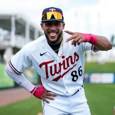 KenPhelpsTeam's tweet photo. Emmanuel Rodriguez should get more respect, He is a centerfielder in the Twins organization. He is young, plays an important defensive position, and is productive!
https://t.co/3MMjh3ULYQ https://t.co/Wxsd6Mj2iF