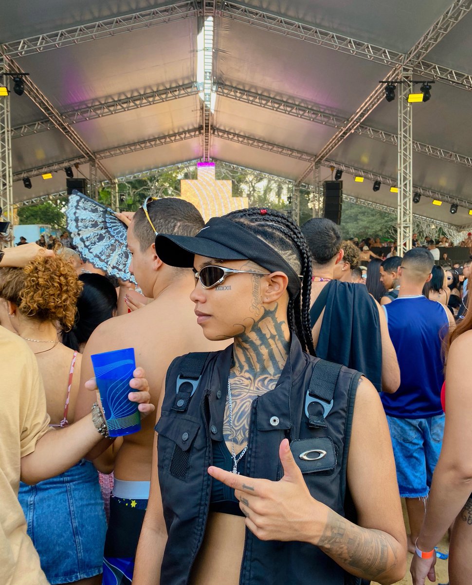 boa_i_nova's tweet photo. vive bem e se diverte 🤟🏾🏴‍☠️ https://t.co/cIr2lJ7DIR