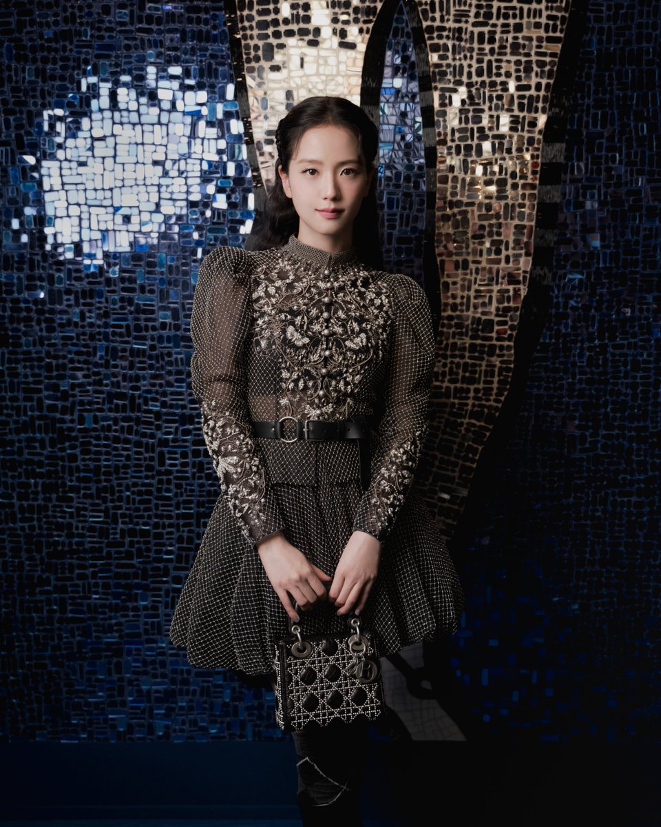 Dior tweet media