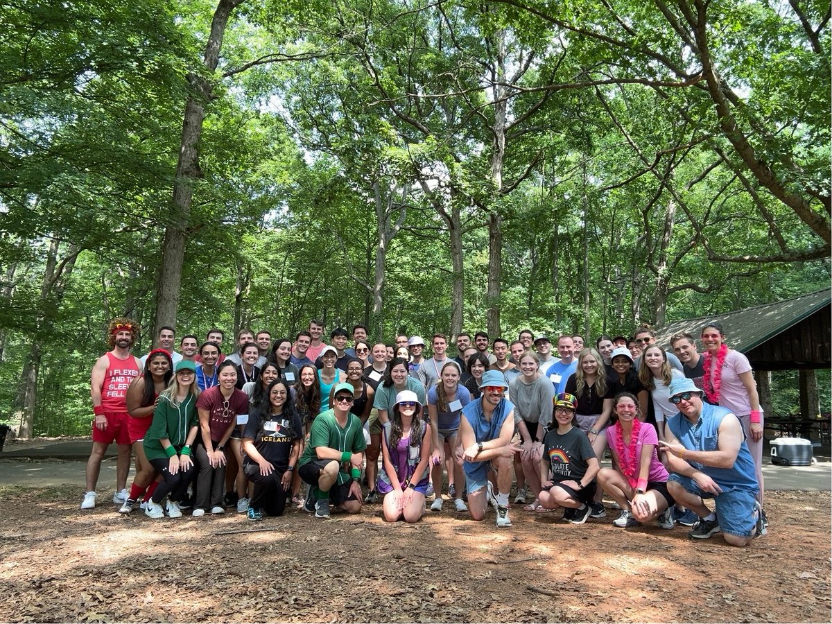 WFIMRes's tweet image. Today is the day! Orientation is over and the new crew is out on the wards! Happy First Day of Intern Year to our new class!! #firstday #interns