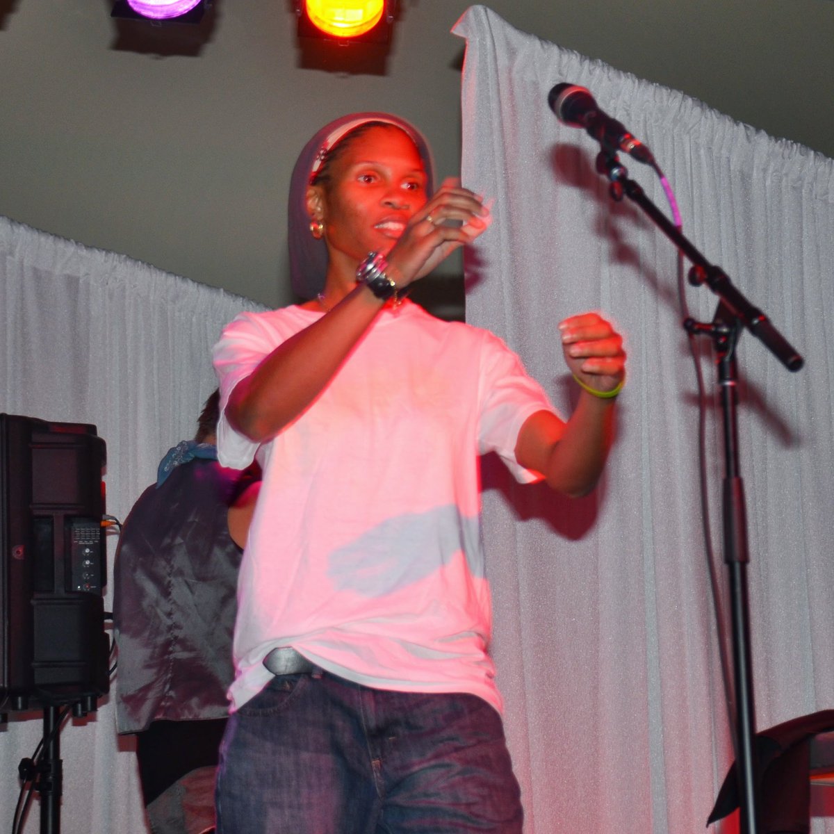 ROLLAsMusicc's tweet image. *MY MUSIC LANGUAGE* 
It's so MANY rapper's like every day it's a NEW Rapper breaking into the scene like damn WHERE ARE ALL THE indie Singers, That ONLY SING? I can't be alone 💔 When A Rapper Needs a Singer #SmileWitME #actNklass #MicCheck